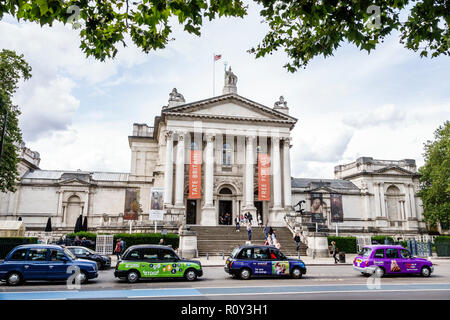 London England, Großbritannien, Westminster, Millbank, Tate Britain Art Museum Gallery, Außeneingang, freier Eintritt, Taxi, Sidney Smith, neoklassischer Stil Stockfoto