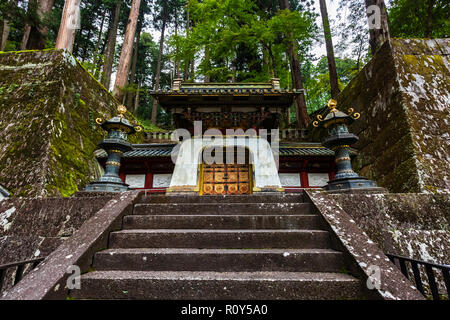 Taiyuin Tempel in Nikko Weltkulturerbe im Herbst, Japan. Stockfoto