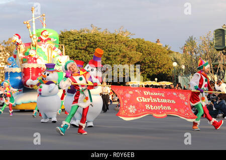 Chiba, Japan. 7 Nov, 2018. Schauspieler während der Christmas Parade an der Tokyo Disneyland in Chiba, Japan, November 7, 2018. Credit: Du Xiaoyi/Xinhua/Alamy leben Nachrichten Stockfoto