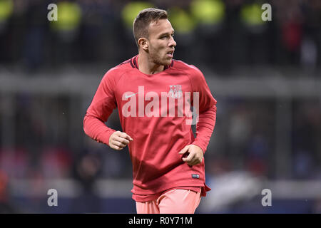 Mailand, Italien. 6. Nov 2018. Arthur von Barcelona in der UEFA Champions League Spiel zwischen Inter Mailand und Barcelona im Stadio San Siro, Mailand, Italien am 6. November 2018. Credit: Giuseppe Maffia/Alamy leben Nachrichten Stockfoto