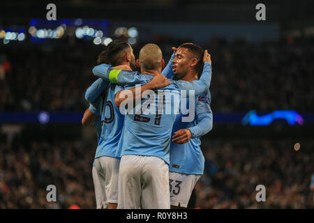 London, Großbritannien. 7. Nov 2018. 7. November 2018, das Etihad Stadium, London, England, UEFA Champions League, Manchester City v Shakhtar Donetsk; David Silva (21) von Manchester City feiert sein Ziel zu machen, 1-0 Credit: Aktuelles Bilder/Alamy leben Nachrichten Stockfoto