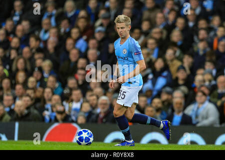 London, Großbritannien. 7. Nov 2018. 7. November 2018, das Etihad Stadium, London, England, UEFA Champions League, Manchester City v Shakhtar Donetsk;, Oleksandr Sintschenko mit der Kugel Credit: Aktuelles Bilder/Alamy leben Nachrichten Stockfoto