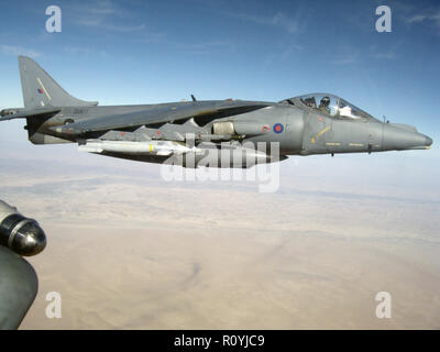 HARRIER GR 9 von IV Squadron, RAF Cottesmore, bei einem Ausfall über Afghanistan. Die äussersten Pylonen unter die Flügel trägt Paveway IV Laser gesteuerte Bomben. Foto: Mit freundlicher Genehmigung MOD 456150682 Stockfoto