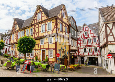 Linz am Rhein, Deutschland, 31. Mai 2018: die Altstadt von Linz am Rhein mit nicht identifizierten Personen. Die Stadt ist ein beliebtes Ziel für Touristen wegen seiner colo Stockfoto