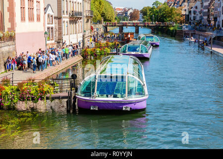 Straßburg, Frankreich - September 09, 2018: Stadtbild der Grande Ile in Straßburg mit nicht identifizierten Personen. Der Grande Ile, zwischen Kanälen des Riv Stockfoto