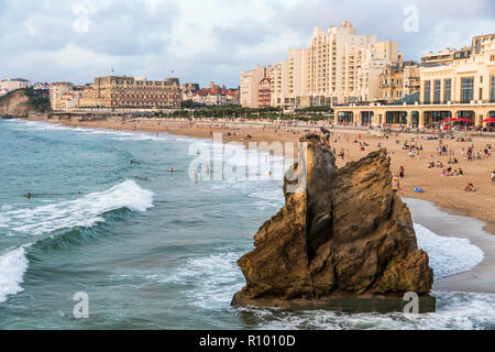 Biarritz, Frankreich. Blick auf den Grande Plage (sehr schöner Strand), ein wichtiges touristisches Ziel in Aquitanien Stockfoto