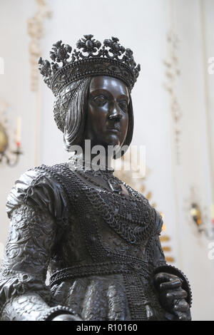 Bianca Maria Sforza (1472-1510). Heiligen Römischen Kaiserin. Frau von Maximilian I. Statue. Hofkirche, Innsbruck. Österreich. Stockfoto