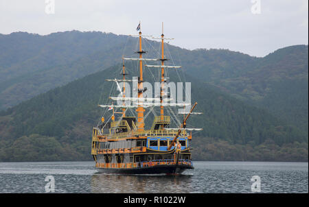 Piratenschiff auf dem See Ashi hakone japan Stockfoto