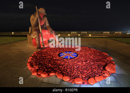 Das Tommy Kriegerdenkmal unter den Sternen im Seaham, County Durham, vor dem Wochenende Gedenken an 100 Jahre seit dem Ende des Ersten Weltkriegs. Stockfoto