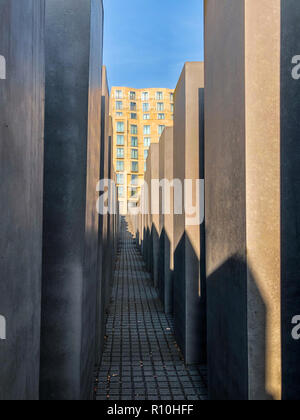 Berlin, Deutschland - November 2018: Denkmal für die ermordeten Juden Europas a.k.a. Hocolcaust Denkmal in Berlin, Deutschland Stockfoto