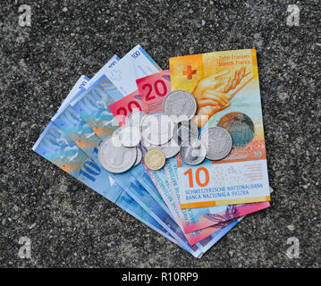 Sammlung der neue Schweizer Banknoten (im Jahr 2017). Stockfoto