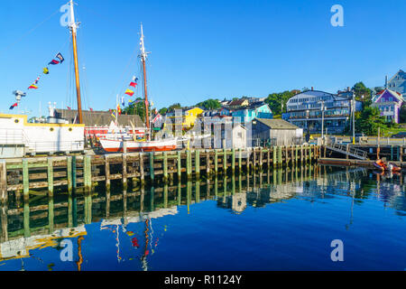 Lunenburg, Kanada - 21 September, 2018: Blick auf den Hafen und die Waterfront Gebäude in der historischen Altstadt von Lunenburg, Nova Scotia, Kanada Stockfoto