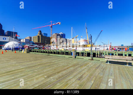 Halifax, Kanada - 23 September, 2018: Blick auf den Hafen und die Innenstadt, das bei Einheimischen und Besuchern, in Halifax, Nova Scotia, Kanada Stockfoto