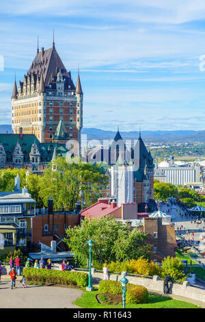 Quebec City, Kanada - 27 September 2018: Blick auf die Altstadt von der Zitadelle aus, bei Einheimischen und Besuchern, Quebec City, Quebec, Kanada Stockfoto