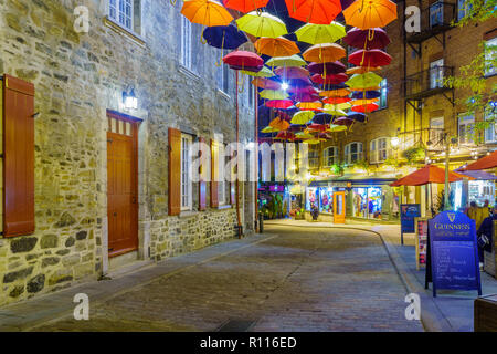 Quebec City, Kanada - 27 September, 2018: die Nacht auf dem Dach Gasse in der unteren Stadt, Quebec City, Quebec, Kanada Stockfoto