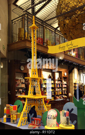 Carrousel du Louvre shop Fenster anzuzeigen, Paris Stockfoto