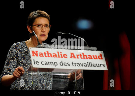 Nathalie Arhaud, Führer der Linken Partei Lutte Ouvriere - Kampf der Arbeiterklasse Partei - Gespräche in Venissieux, Frankreich Stockfoto