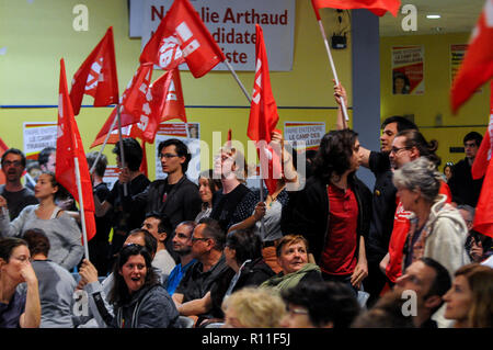 Nathalie Arhaud, Führer der Linken Partei Lutte Ouvriere - Kampf der Arbeiterklasse Partei - Kampagnen für die Präsidentschaftswahlen, Venissieux, Frankreich Stockfoto