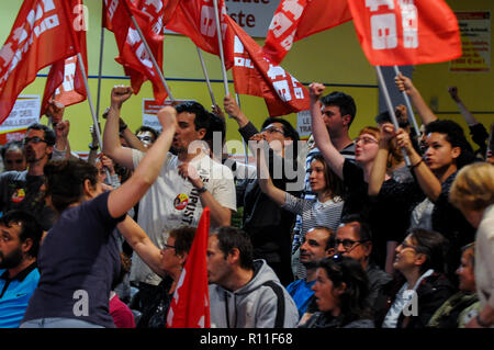 Nathalie Arhaud, Führer der Linken Partei Lutte Ouvriere - Kampf der Arbeiterklasse Partei - Kampagnen für die Präsidentschaftswahlen, Venissieux, Frankreich Stockfoto