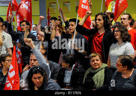 Nathalie Arhaud, Führer der Linken Partei Lutte Ouvriere - Kampf der Arbeiterklasse Partei - Kampagnen für die Präsidentschaftswahlen, Venissieux, Frankreich Stockfoto