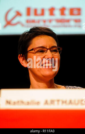 Nathalie Arhaud, Führer der Linken Partei Lutte Ouvriere - Kampf der Arbeiterklasse Partei - Gespräche in Venissieux, Frankreich Stockfoto