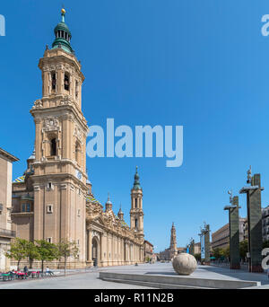 Zaragoza, Spanien. Basilika de Nuestra Señora del Pilar (Basilika Unserer Lieben Frau von der Säule), Plaza del Pilar, Zaragoza, Aragon, Spanien. Stockfoto