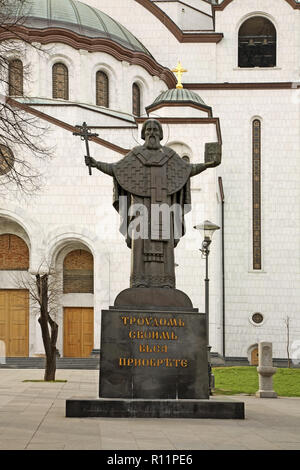 Denkmal in der Nähe von St. Sava Kathedrale des Heiligen Sava in Belgrad. Serbien Stockfoto