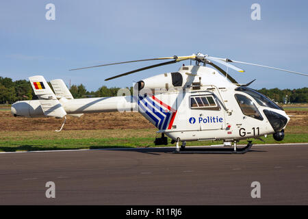 KLEINE Brogel, Belgien - Sep 8, 2018: MD 902 Explorer Hubschrauber von den belgischen Föderalen Polizei auf dem Rollfeld des Kleine-Brogel Airbase. Stockfoto