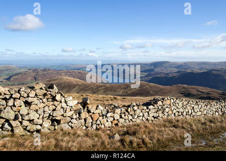 Der Blick nach Norden Osten über Ullswater von Birkett fiel, Lake District, Cumbria, Großbritannien Stockfoto