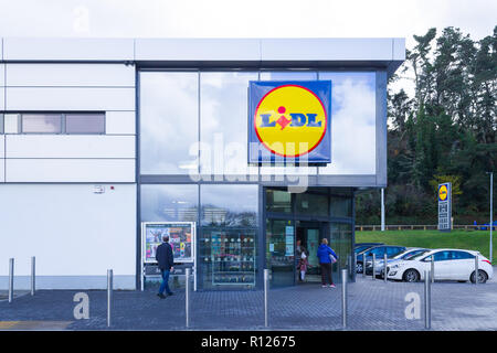 Lidl-Logo auf einem Lidl store front Bantry West Cork Irland Stockfoto