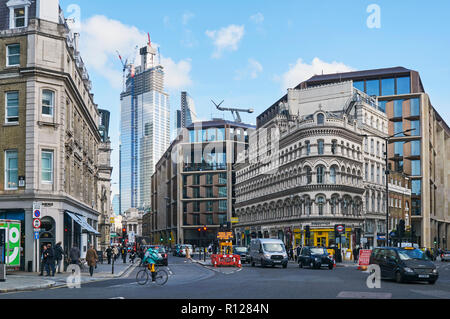 Herrenhaus in der City von London, Großbritannien, an der Kreuzung der Queen Victoria Street und Cannon Street Stockfoto