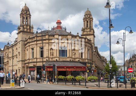 Sommer Blick auf der Außenseite der Victoria Theatre (vorher Civic Theatre) in der West Yorkshire Stadt Halifax Stockfoto