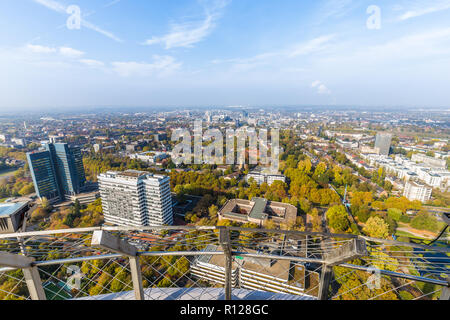 Antenne Panorama vom Florianturm Telekommunikation Turm und Wahrzeichen in Dortmund, Deutschland. Stockfoto