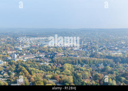 Antenne Panorama vom Florianturm Telekommunikation Turm und Wahrzeichen in Dortmund, Deutschland. Stockfoto