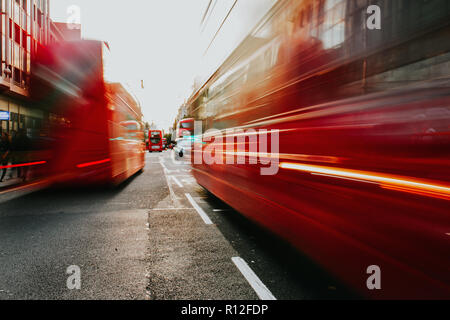 An stark befahrenen Straßen in London Stockfoto