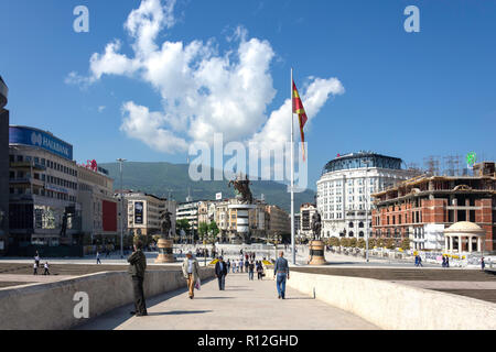 Krieger auf einem Pferd Statue und Brunnen, Mazedonien, Skopje, Skopje Region, Republik Nördlich Mazedonien Stockfoto