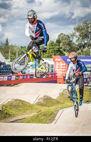 Kye Whyte (87-Team GB), Paddy Sharrock (515-Team GB). Glasgow 2018 Europameisterschaften - BMX-Rennsport Stockfoto