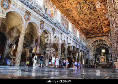 Innenraum der Basilika von Santa Maria Aracoeli, Rom, Latium, Italien Stockfoto