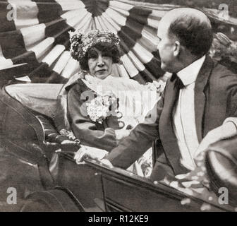 Sarah Bernhardt in Prospect Park, Brooklyn, New York, 1917. Sarah Bernhardt geboren Henriette-Rosine Bernard, 1844 - 1923. Französische Bühnenschauspielerin. Von La Esfera, veröffentlicht 1921. Stockfoto