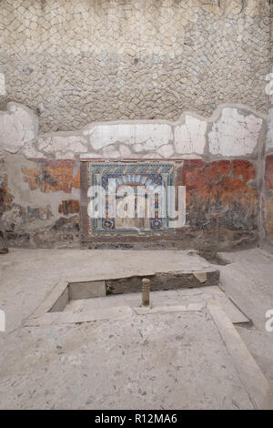 Neptun und Salacia Wandmosaik im Haus 22 in den Ruinen von Herculaneum/Ercolano. Die antike römische Stadt wurde durch den Ausbruch des Vesuvs zerstört. Stockfoto