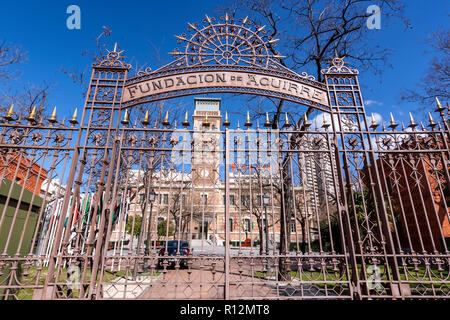 Fundacion de Aguirre Schule, Escuelas Aguirre), heute auch als Casa Árabe (Arabisch House) bekannt, ist eine Neo-Mudéjar Stil Gebäude, Madrid, Spanien Stockfoto