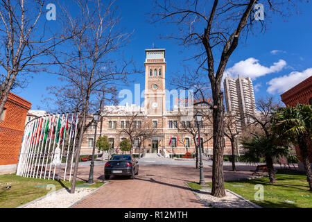 Aguirre Schule, Escuelas Aguirre), heute auch als Casa Árabe (Arabisch House) bekannt, ist eine bemerkenswerte Neo-Mudéjar Stil Gebäude, Madrid, Spanien Stockfoto