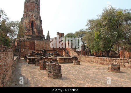 In einem buddhistischen Tempel (Wat Phra Ram) in Ayutthaya (Thailand). Stockfoto