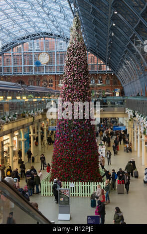 Weihnachten am Bahnhof St Pancras Stockfoto