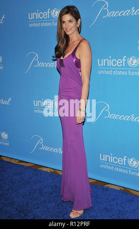 Cindy Crawford 31 - 2009 UNICEF Ball im Beverly Wilshire Hotel in Los AngelesCindy Crawford 31 Red Carpet Event, Vertikal, USA, Filmindustrie, Prominente, Fotografie, Bestof, Kunst, Kultur und Unterhaltung, Topix Prominente Fashion/Vertikal, Besten, Event in Hollywood Leben - Kalifornien, Roter Teppich und backstage, USA, Film, Stars, Film Stars, TV Stars, Musik, Promis, Fotografie, Bestof, Kunst, Kultur und Unterhaltung, Topix, vertikal, eine Person aus dem Jahr 2009, Anfrage tsuni@Gamma-USA.com Mode - Volle Länge Stockfoto