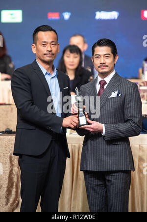 Macau, Macau SAR, China. 8 Nov, 2018. Talent Botschafter, Schauspieler Aaron Kwok (R) verbindet Produzent Alvin Chau (L) und künstlerischer Leiter des Festivals, Mike Goodridge das Programm für die 3. Internationale Film Festival und Auszeichnungen Macau zu starten. Diese Jahre in Übersee talent Botschafter Nicholas Cage. Chau und Kwok zeigen die Auszeichnungen im Angebot der Credit: Jayne Russell/ZUMA Draht/Alamy leben Nachrichten Stockfoto