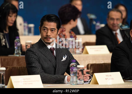 Macau, Macau SAR, China. 8 Nov, 2018. Talent Botschafter, Aaron Kwok (dargestellt) schließt sich Produzent Alvin Chau und künstlerischer Leiter des Festivals, Mike Goodridge das Programm für die 3. Internationale Film Festival und Auszeichnungen Macau zu starten. Diese Jahre in Übersee talent Botschafter Nicholas Cage. Credit: Jayne Russell/ZUMA Draht/Alamy leben Nachrichten Stockfoto