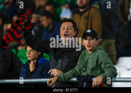 Sevilla, Spanien. 8. November 2018. AC Mila Unterstützer während der UEFA Europa League Spiel zwischen Real Betis und AC Mailand im Estadio Benito Villamarin am 8. November 2018 in Sevilla, Spanien. Das Spiel endete 1-1. Credit: UKKO Images/Alamy leben Nachrichten Stockfoto