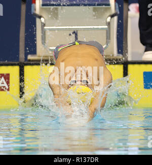 Tokio, Japan. 9 Nov, 2018. Xu Jiayu von China konkurriert bei den Männern 200 m Ruecken final bei FINA Swimming World Cup 2018 in Tokio, Japan, November 9, 2018. Credit: Du Xiaoyi/Xinhua/Alamy leben Nachrichten Stockfoto