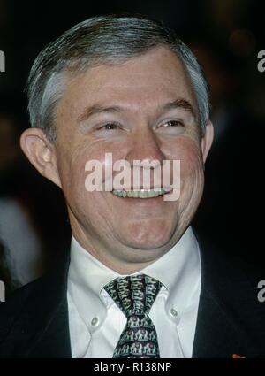 Washington, DC., USA, Januar, 7 1997 Senator Jeff Sessions Republikaner von Alabama durch Vizepräsident Albert Gore Jr. in der Alten Senat Kammern des US Capitol am Tag der Eröffnung des neuen Kongresses vereidigt ist. Credit: Mark Reinstein/MediaPunch Stockfoto